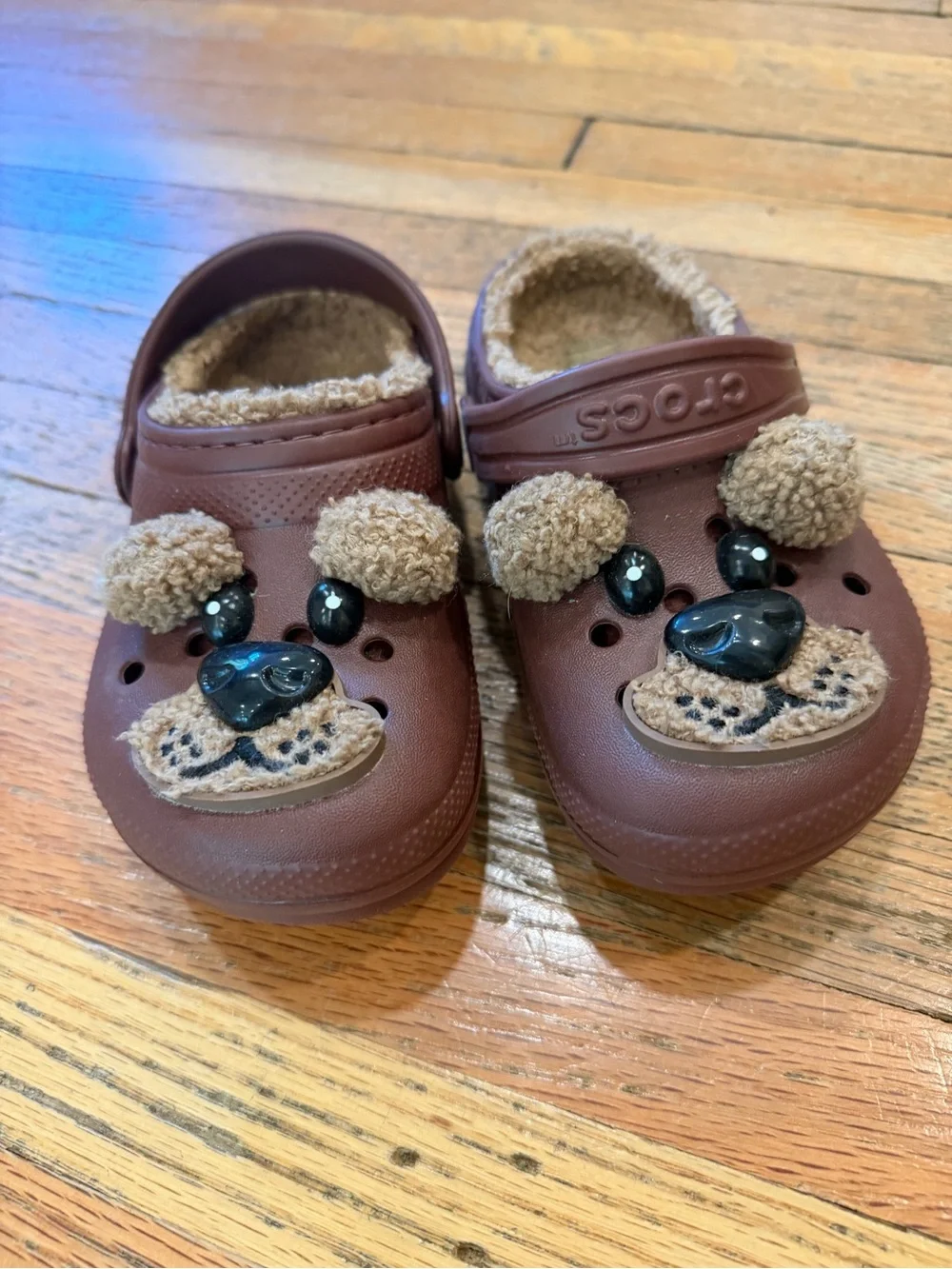 CROCS cute brown